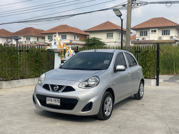 รถ Nissan March 1.2 E สี บรอนซ์เงิน