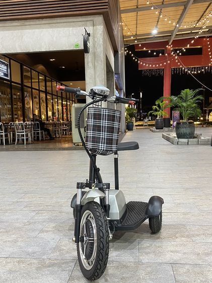 สามล้ออานเดี่ยว กะทัดรัด คล่องตัวดี • คอพับได้ ปรับสูง-ต่ำได้ • ขนาดกะทัดรัด คล่องตัวสูง • จักรยาน 350w 36v 12v (แบตตะกั่ว) • ความเร็ว 30ก รูปที่ 2