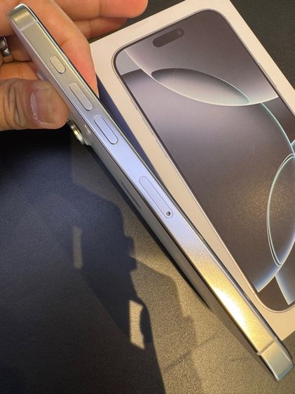 iPhone16Promax 256GB สีขาว เครื่องศูนย์แท้เดิม ตำหนิกล้องเป็นจุด รูปที่ 4