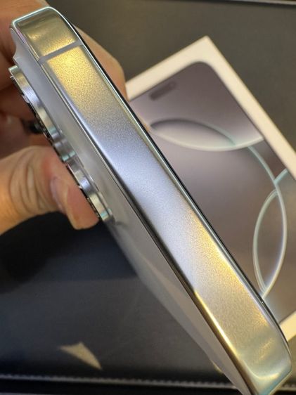 iPhone16Promax 256GB สีขาว เครื่องศูนย์แท้เดิม ตำหนิกล้องเป็นจุด รูปที่ 3