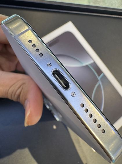 iPhone16Promax 256GB สีขาว เครื่องศูนย์แท้เดิม ตำหนิกล้องเป็นจุด รูปที่ 5