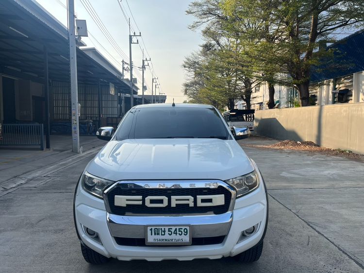 รถ Ford Ranger 2.2 Hi-Rider XLT สี ขาว