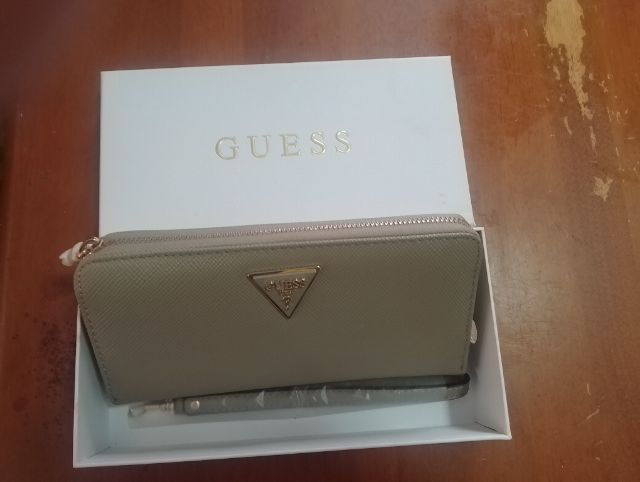 กระเป๋าสตางค์ Guess มือ 1 ของแท้ รูปที่ 2