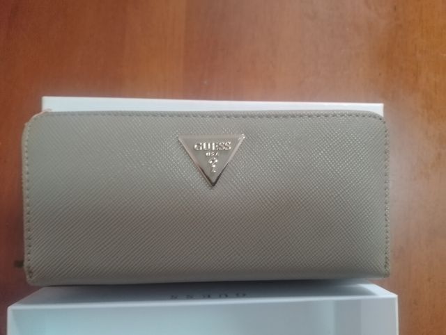 เขียว กระเป๋าสตางค์ Guess มือ 1 ของแท้