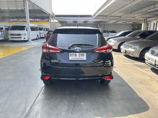 Toyota Yaris 2018 1.2 G Sedan เบนซิน ไม่ติดแก๊ส เกียร์อัตโนมัติ ดำ รูปที่ 4