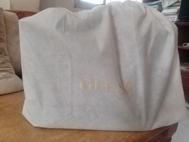 กระเป๋าสะพาย มือ 1 Guess แท้ รูปที่ 2