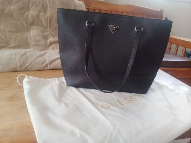 ดำ กระเป๋าสะพาย มือ 1 Guess แท้