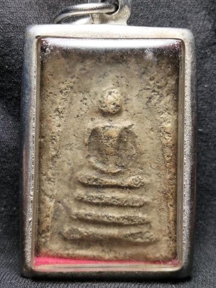 พระสมเด็จเก่ามีหักซ่อมมุมด้านล่างครับ รูปที่ 2