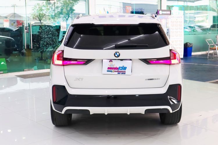 BMW X1 2023 2.0 sDrive20d M Sport Utility-car เบนซิน ไม่ติดแก๊ส เกียร์อัตโนมัติ ขาว รูปที่ 4