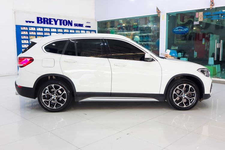 BMW X1 2021 2.0 sDrive20d xLine Utility-car ดีเซล ไม่ติดแก๊ส เกียร์อัตโนมัติ ขาว รูปที่ 4