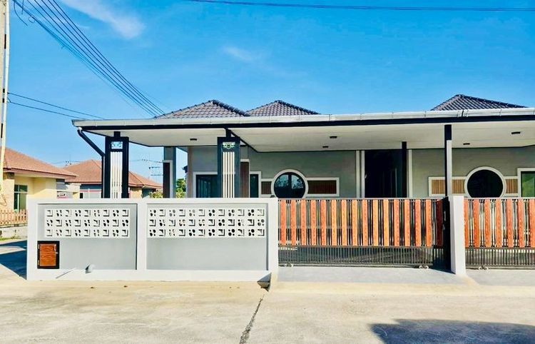 ตกแต่งครบ 2025 New เปิดจองบ้านแฝดชั้นเดียว บ้านใหม่ใกล้อมตะนครชลบุรี ตกแต่งพร้อมเฟอร์ไปเลยจ้า 