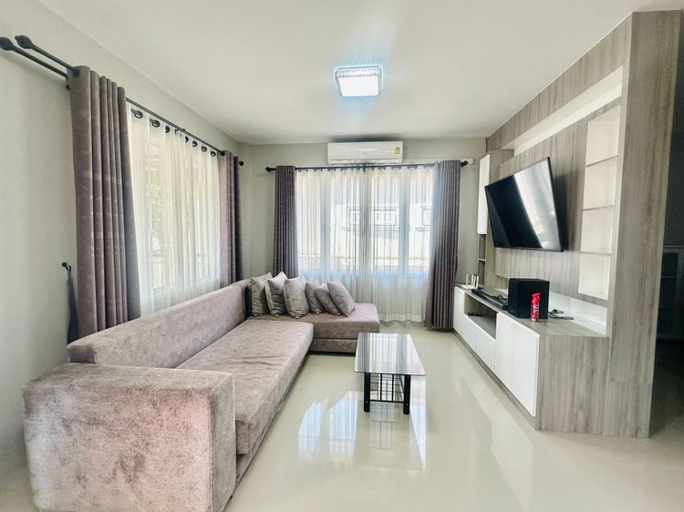 มีบางส่วน  บ้านเดี่ยวชั้นเดียว (Private Zone) หน้าบ้านไม่ชนกะใคร ถนนกว้างน่าอยู่ มีความเป็นส่วนตัวสูง ทำเลดีมาก ติดถนนเส้นหลัก รูปที่ 4