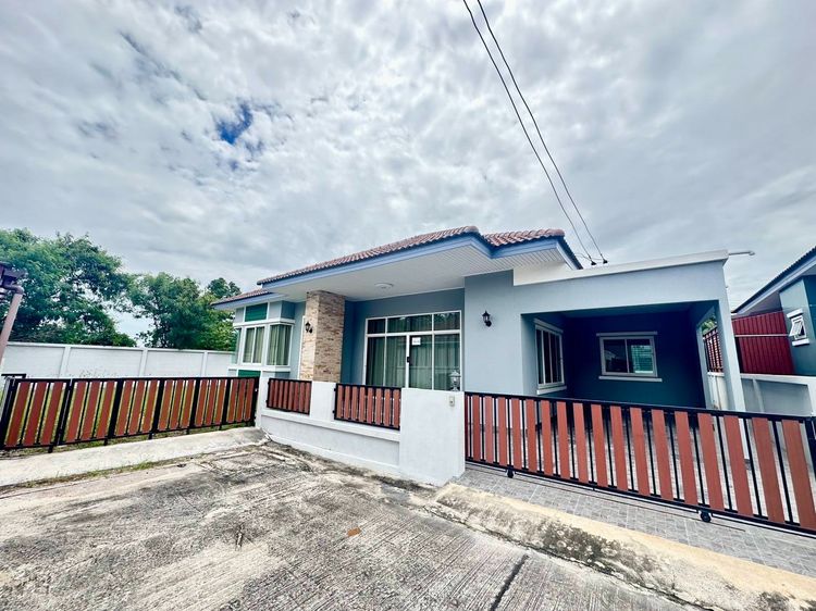 บ้านใหม่เปิดจอง บ้านเดี่ยวชั้นเดียว ซอยเทศบาล17​ พานทองพร้อมหิ้วกระเป๋าเข้ายุได้เลย