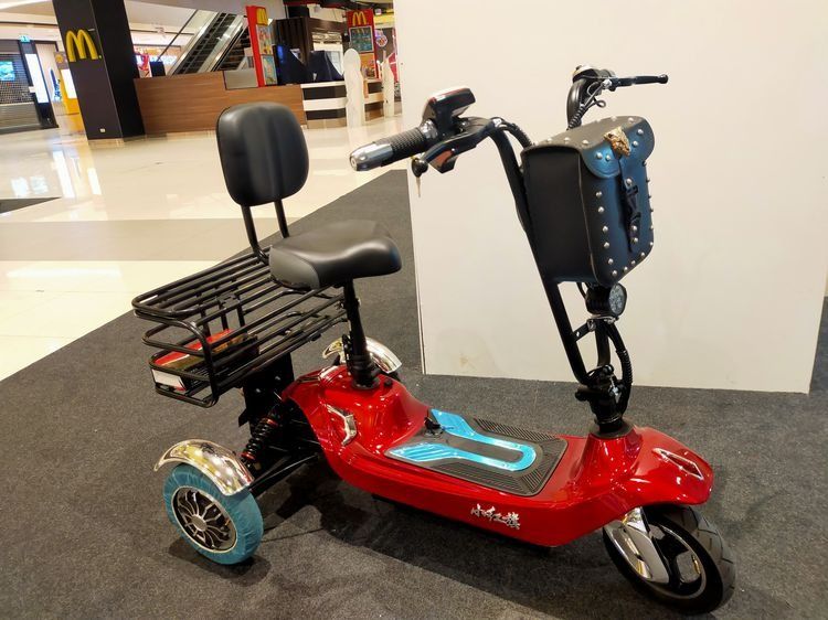 จักรยานไฟฟ้า กะทัดรัด คล่องตัวสูง แบตลิเธี่ยม ถอดมาชาร์จได้ มอเตอร์แรง 48 v 12a 350 w แบตลิเธี่ยม ถอดมาชาร์จได้ ความเร็วสูงสุด 35 กม รูปที่ 8