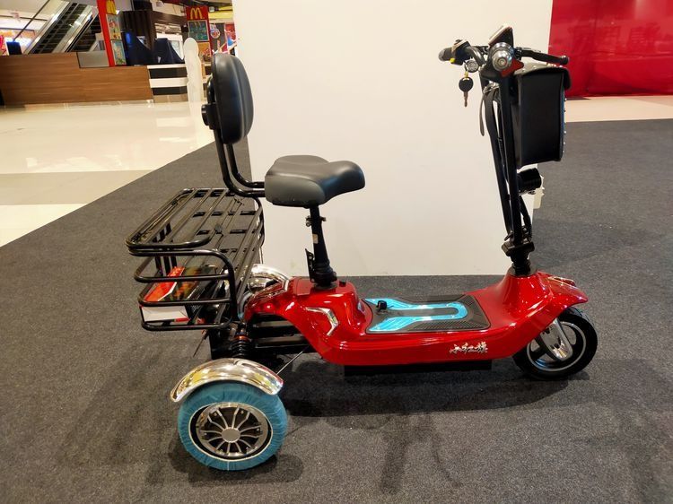 จักรยานไฟฟ้า กะทัดรัด คล่องตัวสูง แบตลิเธี่ยม ถอดมาชาร์จได้ มอเตอร์แรง 48 v 12a 350 w แบตลิเธี่ยม ถอดมาชาร์จได้ ความเร็วสูงสุด 35 กม รูปที่ 6