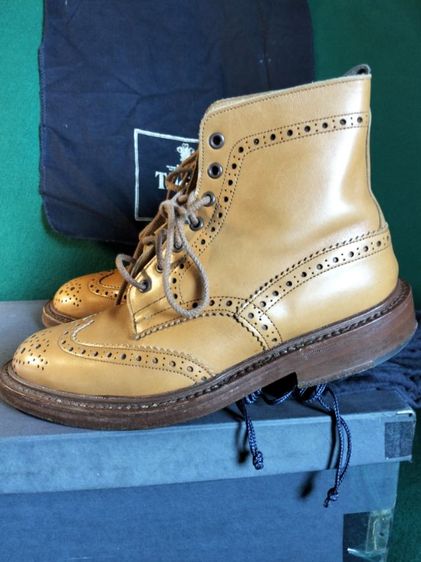 ขอขายรองเท้าบูทหนังแท้ยี่ห้อ Triker's of England.made in England ไซส์ 6.5 พร้อมกล่องถุงผ้า 2 ใบและผ้าเช็ดร้องเท้าแท้เดิมๆสภาพใช้น้อย รูปที่ 11