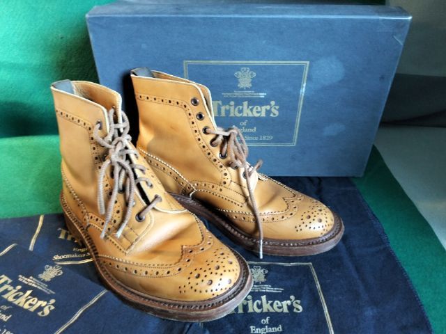 ขอขายรองเท้าบูทหนังแท้ยี่ห้อ Triker's of England.made in England ไซส์ 6.5 พร้อมกล่องถุงผ้า 2 ใบและผ้าเช็ดร้องเท้าแท้เดิมๆสภาพใช้น้อย รูปที่ 5