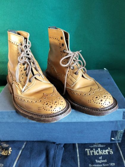 ขอขายรองเท้าบูทหนังแท้ยี่ห้อ Triker's of England.made in England ไซส์ 6.5 พร้อมกล่องถุงผ้า 2 ใบและผ้าเช็ดร้องเท้าแท้เดิมๆสภาพใช้น้อย รูปที่ 8