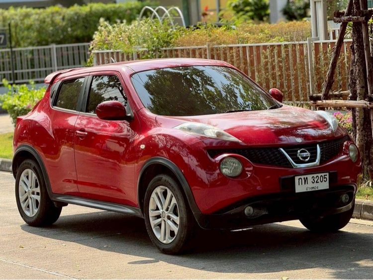 รถ Nissan Juke 1.6 V สี แดง
