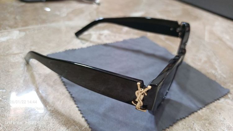 แว่นตากันแดด YSL รูปที่ 6