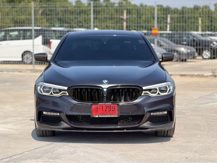 BMW Series 5 2019 530e Sedan ปลั๊กอินไฮบริด (PHEV) ไม่ติดแก๊ส เกียร์อัตโนมัติ ดำ รูปที่ 2