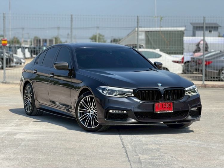 รถ BMW Series 5 530e สี ดำ