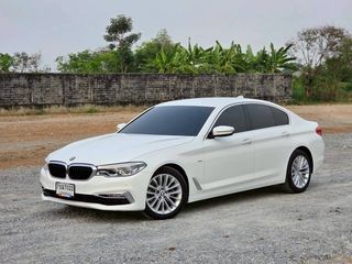 BMW 520d Luxury Line G30 ปี 2017 สปอร์ตหรู นั่งสบาย เครื่องดีเซล แรง ประหยัด