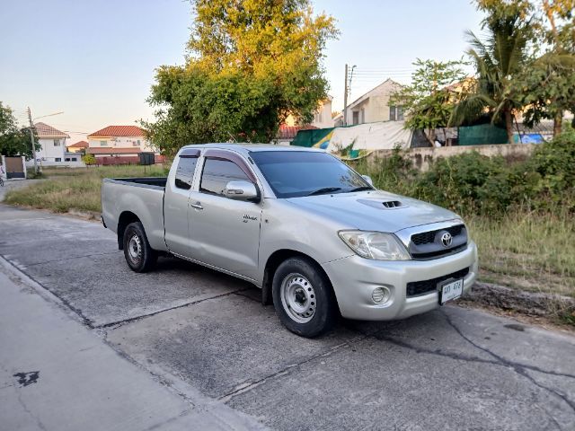 รถ Toyota Hilux Vigo 2.7 สี เทา