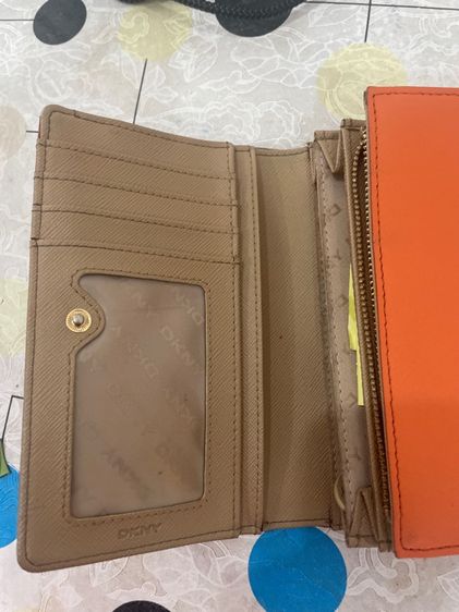 กระเป๋าสตางค์ DKNY รูปที่ 2