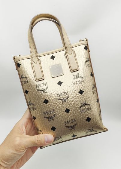 MCM Essential Crossbody Bag
มือสอง รูปที่ 12