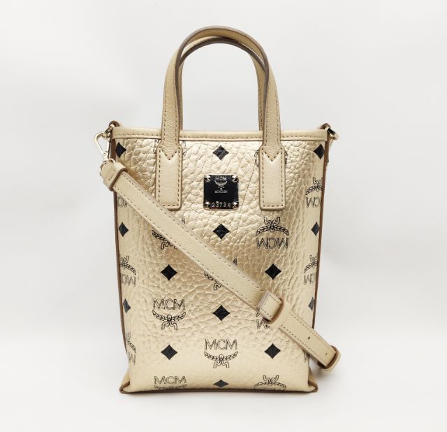 MCM Essential Crossbody Bag
มือสอง รูปที่ 3