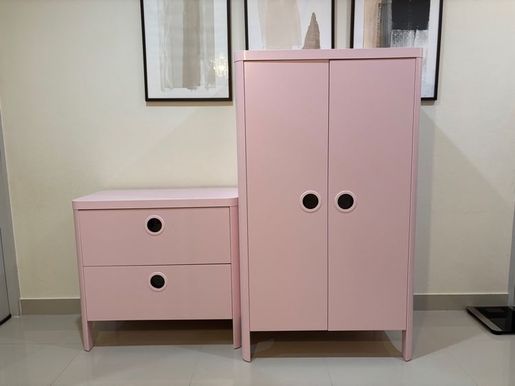 ชุดตู้เสื้อผ้า และ ตู้ลิ้นชัก ikea รุ่น BUSUNGE สีชมพู