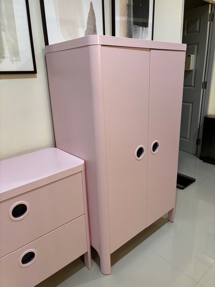 ชุดตู้เสื้อผ้า และ ตู้ลิ้นชัก ikea รุ่น BUSUNGE สีชมพู รูปที่ 3