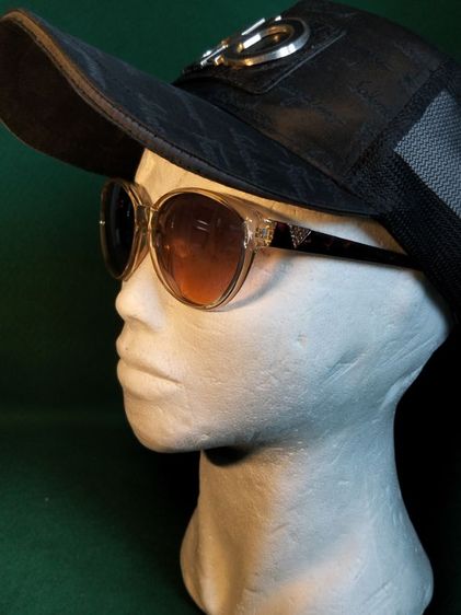 ขอขายแว่นตากันแดดหญิงแบรนด์ Guess รุ่น GU7159 ขนาด 57-14-135 มม.แท้ผลิตในจีน สภาพสวยตามภาพกระจกสีชาก้านกระสีน้ำตาล. รูปที่ 4