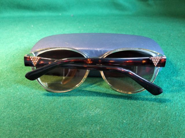 ขอขายแว่นตากันแดดหญิงแบรนด์ Guess รุ่น GU7159 ขนาด 57-14-135 มม.แท้ผลิตในจีน สภาพสวยตามภาพกระจกสีชาก้านกระสีน้ำตาล. รูปที่ 10