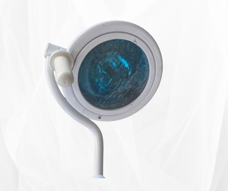 โคมไฟผ่าตัด OR แบบติดเพดานมือสอง รูปที่ 2