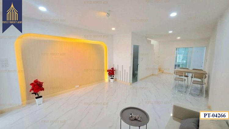 ขาย ทาวน์เฮ้าส์ มนวดี 13 บางคูรัด บางบัวทอง แต่งใหม่ รูปที่ 3