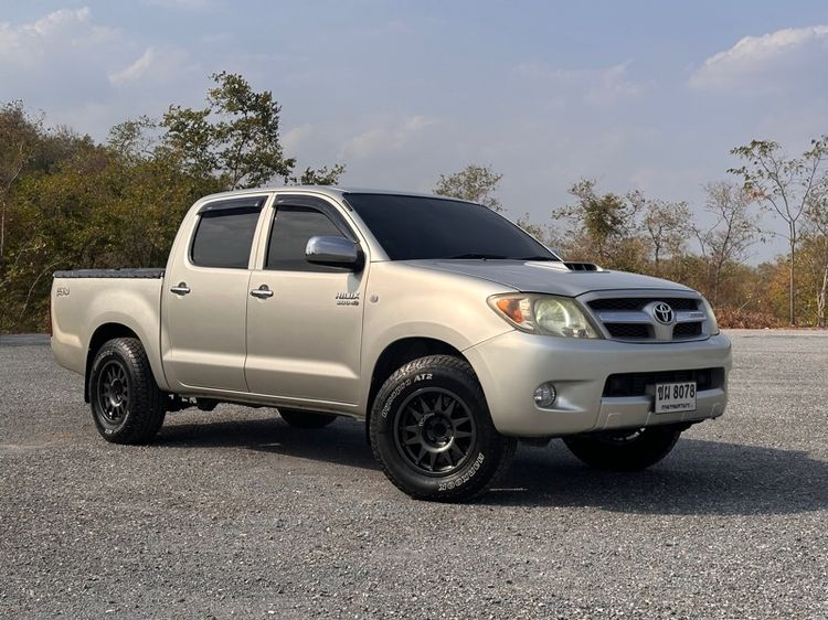 รถ Toyota Hilux Vigo 3.0 G สี บรอนซ์เงิน