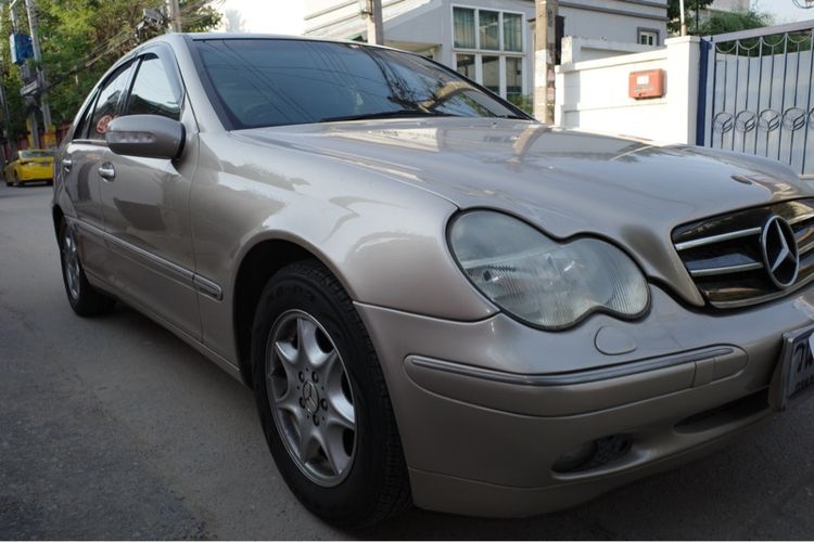Mercedes-Benz C-Class 2002 C180 Sedan เบนซิน ไม่ติดแก๊ส เกียร์อัตโนมัติ ทอง รูปที่ 3