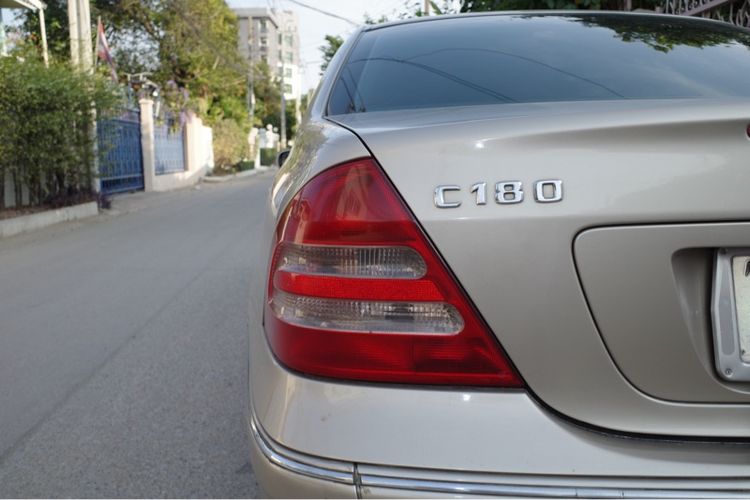 Mercedes-Benz C-Class 2002 C180 Sedan เบนซิน ไม่ติดแก๊ส เกียร์อัตโนมัติ ทอง รูปที่ 4