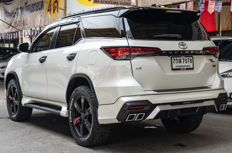 Toyota Fortuner 2016 2.8 V TRD Sportivo Black Top 4WD Utility-car ดีเซล ไม่ติดแก๊ส เกียร์อัตโนมัติ ขาว รูปที่ 3