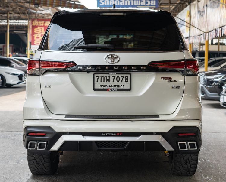 Toyota Fortuner 2016 2.8 V TRD Sportivo Black Top 4WD Utility-car ดีเซล ไม่ติดแก๊ส เกียร์อัตโนมัติ ขาว รูปที่ 4