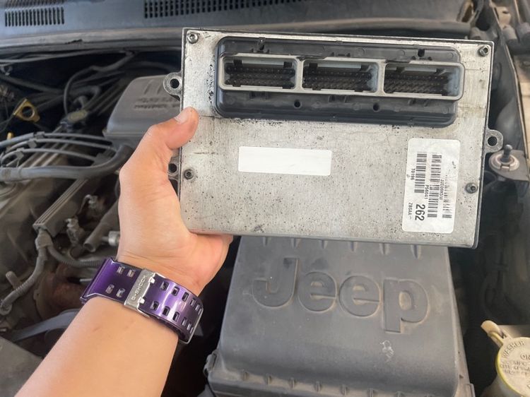 กล่องEcu Jeep Cherokee Zj