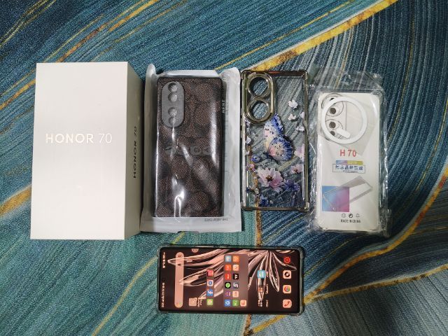 มือสอง Honor 70กล้องสวย เจ้าของใช้เอง  ขายเพราะเปลี่ยนเครื่องใหม่ ไม่เคยทำตก ไม่เคยทำมีรอยใดๆ เหมือนใหม่ ใช้มา ปีครึงเอง  ระบบยังดีทุกอย่าง รับประกันไห้1อาทิด ขอคนใช้เอง  ต่อรองราคาได้  สนใจนัดรับของตามสถานีรถไฟฟ้าได้เลยคะ  อยุ่mrtลาดพร้าวคะ รูปที่ 3