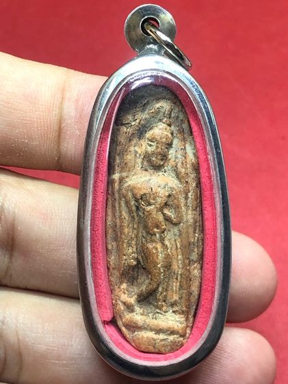 พระลีลาเม็ดขนุน