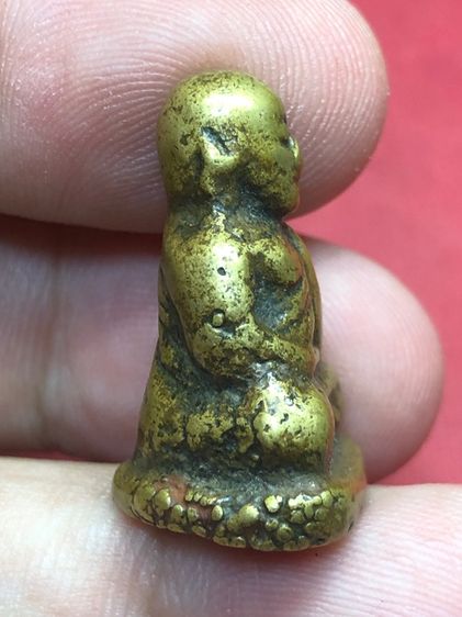 รูปหล่อหลวงพ่อเงินพิมพ์ขี้ตา รูปที่ 4