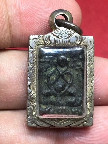 เหรียญหล่อวัดนางสาวเนื้อสัมฤทธิ์พร้อมตลับเงิน