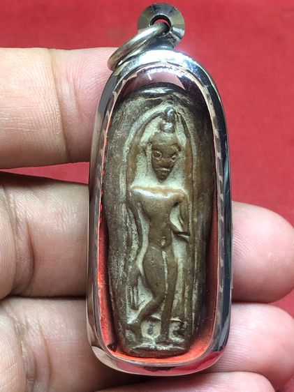 พระลีลาเม็ดขนุน