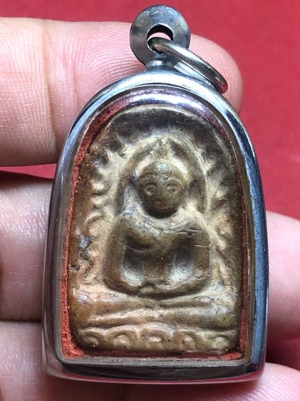 พระซุ้มกอเนื้อดิน