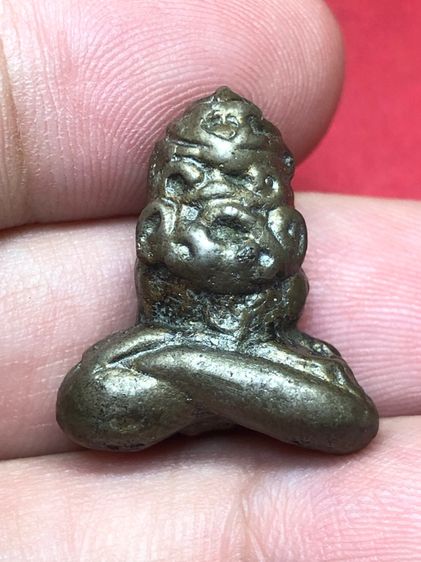 พระปิดตาเนื้อขันลงหิน รูปที่ 3